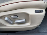 【運転席パワーシート&ドライビングポジションメモリー機能】運転手にあったシートパターン設定可能です。