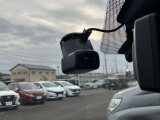 日産純正ドライブレコーダはオールインワンタイプ、フルハイビジョン録画対応で高精細な映像を記録できます。記録した映像は、ナビゲーションでその場で確認できます。