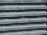 運転視界の遠方上方に虚像を投影することで前を見ながら情報の視認ができます。本当にドライバーが必要な情報を適切に伝え、楽しんで頂くことを考えた新世代装備です。※虚像は2.6m前方に浮かぶイメージです。