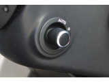 オートモードが装着された電動チルト&テレスコピックは乗り降り時にステアリングが上がりますので便利な機能です。