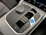 I-driveコントローラーでモニター部分を操作します。直感的に使用することが可能です。