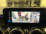バックカメラにより駐車時の後方確認も楽にできます。