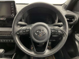 快適な操作性の運転席、ハンドルも綺麗に清掃済みです!もちろん安全を守るエアバッグも装備しているので安心してお乗りいただけます(^^)