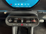 ドライバーを中心に考えた運転席の設定になっております。ナビゲーション/エアコンの操作も簡単に操作が可能です。是非、ご試乗で体感していただくことをおススメいたします。