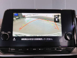 前後左右4つのカメラで、上から見たような映像をお届け、駐車時も安心、アラウンドビューモニター付(肉眼では確認し辛い左前の映像に切り替えることも可能です)。