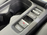 スイッチひとつでパーキングブレーキが作動する電子パーキングブレーキと、ブレーキから足を離しても停車状態を保持するブレーキホールドボタンです。