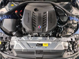 【BMWエンジン】革新的なガソリン・エンジン・テクノロジーによる高性能かつ高効率。レスポンスの良いパワーを発揮。常にスムーズな吸気を実現しアクセル開度にダイレクトに反応しドライビングを楽しく演出。