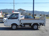 入庫時走行テストと入庫点検しております。納車前に再度、車内クリーニング、ボディーコーティング、オイル交換、納車前点検致します。
