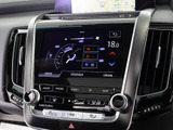 使いやすさや安全性を追求したステアリング周り!高級車ゆえにスイッチ類が多いのも特徴ですね!考え尽くされた配置ですぐに使いこなす事が出来ますのでご安心下さい!是非、体感してみて下さい!!
