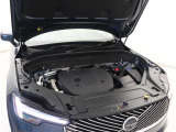 マイルドハイブリッドを搭載した7シーターSUV。街中でも高速道路でも、電動パワートレーンならではの発進時からなめらかな加速フィールをお楽しみいただけます。