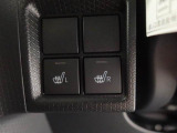【シートヒーター】運転席と助手席をそれぞれ独立して操作できるため、座る人と室内温度にあわせた快適なシート温度が得られます♪