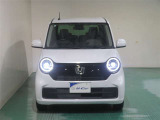 明度の高いLEDヘッドライトで、夜間の運転も安心です。