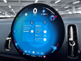 デジタルスピードメーター、航空機のコックピット操作箇所と同じ配色で目が疲れにくいように設計されてます。