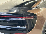 対向車がいないとき、見通しの悪い道路は暗くて怖いですよね。。。こちらのクルマはオートマチックハイビーム搭載です!対向車の有無で自動でハイ・ロウビームに切り替えます。