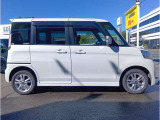 車両入庫時には外装磨きと内装クリーニングを実施しております。納車前にも実施いたしますので、綺麗に快適にお乗りいただけます。