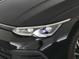 GOLF8からのLEDマトリックスヘッドライトはIQLIGHTと呼ばれ、フロントカメラで対向車を認識して、最適な照射を保ちます