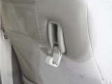 ◆コンビ二フック◆ちょっとした買い物の袋を吊り下げたり、ゴミ袋を吊り下げられるコンビニフックがあり車内を転がらず便利です!