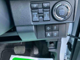 安全・安心な走行のために、納車前にダイハツのクルマを知り尽くしたエキスパートが基本性能に関わる機能や状態を徹底的に点検。消耗部品の交換など法定12ヶ月点検相当の点検・整備を実施しております