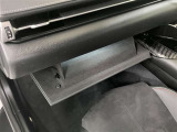 小物収納BOX有ります。