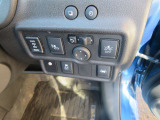 車線逸脱防止機能、レーダーブレーキ、横滑り防止、リアパーキングセンサーのスイッチです。作動状態は良好です。4WDは電子制御切りかえ式です。通常は2WD走行できます。
