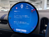 デジタルスピードメーター、航空機のコックピット操作箇所と同じ配色で目が疲れにくいように設計されてます。