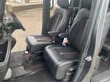展示車両の中にはアフター保証対象車両を数多く取り揃えており、一年間から三年間(別途)まで走行距離無制限の保証を全国どこのディーラーでも保証を受けられます。