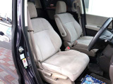 【車屋】として、長く車業界に従事した経験豊富なスタッフが多数在籍しております。