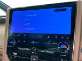 ディスプレイオーディオを装備。スマホとクルマをつなぐことで、これまでのナビに加えて、いろんなサービスが楽しめます。