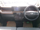 操作しやすい運転席廻り!操作パネルも使いやすい!!ドライブが楽しくなります!