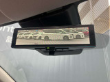 たくさん人や荷物を乗せてもクリアな視界を確保してくれるスマートルームミラー!