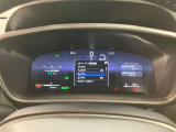 視認性に優れたメーターを採用しており、走行中でも車速や情報が分かりやすく表示されます。運転時の視線移動をむりのない範囲に抑え、快適で安心感のあるドライブをサポートします。