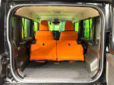 普段のお買い物や通勤、送迎等に十分な荷室スペースを確保しております。セカンドシートを倒すと、大きな荷物の積載も可能です♪