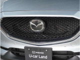 【フロントレーダーセンサー】フロントレーダーセンサーから送信される電波が前方車や障害物に反射し、もどってきた電波を検知することで制御しています。