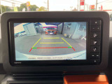 【バックモニター】ギヤをリバースに入れれば車内モニターに後方の様子を映し出し安全確認ができて便利!!