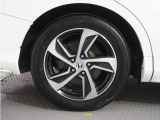 ◆純正アルミホイール装着車◆これで足元まわりも、おしゃれにきまります!
