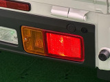 視認性に優れたリヤコンビネーションランプ(LEDテール&ストップランプ)で省電力・長寿命化を実現。