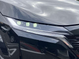 【LEDヘッドランプ】鮮やかな白色光で、クリアな視界を確保するLEDヘッドランプ装備♪
