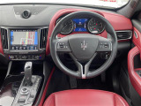 レヴァンテ 3.0 4WD 本革シート
