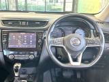 テレビや音楽等の音量調節が簡単に出来る、便利なステアリングスイッチ付き車です。ハンドル部分で簡単に操作できるので、前方から視線を逸らすことなく運転が出来、大変便利です