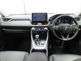「中古車ハイブリッド保証」付き。ハイブリッド機構を無償で保証します。保証期間は、初度登録年月から10年目まで、またはロングラン保証が終わってから3年間。ただし累計走行距離が20万km以内です。