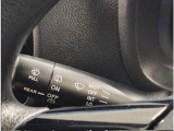 雨の日などに活躍するフロントワイパーと後方視界確保のためのリヤワイパーの作動スイッチ