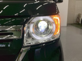 自社整備工場で点検整備をおこなってからお渡ししています。車検が残っている場合は『12ヶ月点検整備』を、車検整備付きの場合は『車検整備』をおこないます。整備費用は車両本体価格に含まれています。