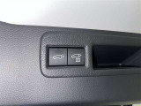 【パワーバックドア】ボタン一つでテールゲートが自動で開閉します。