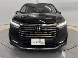 重厚感のあるフロントグリルは高級感を醸し出してくれます。是非一度現車をご覧ください!