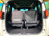 普段のお買い物や通勤、送迎等に十分な荷室スペースを確保しております。セカンドシートを倒すと、大きな荷物の積載も可能です♪
