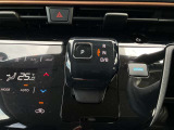 パソコンのマウスのような電制シフト、手首を軽く動かすだけで操作できる、まったく新しい操作感です。