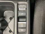 セレクターノブの下に、異なる加速感を楽しめるドライブモードスイッチがついています。一般道、スポーツ走行、エコ走行など、シーンに合わせて加速感を楽しめるドライブモードスイッチです。