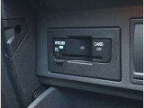 【ETC2.0車載器】 ビジネスシーンから休日の高速ドライブに至るまでもはや必須の装備となりましたETC車載器。DSRC対応で、渋滞などの交通情報もよりダイレクトに受信できます。