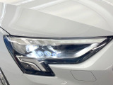 ●LEDヘッドライト:夜間走行時も良好な視界を確保し安心して運転できる高輝度LEDヘッドライトを装備!点灯速度が早く、消費電力も抑えられています。