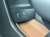 CarPlay対応USB差し込み口で充電しながらドライブ楽しめます♪